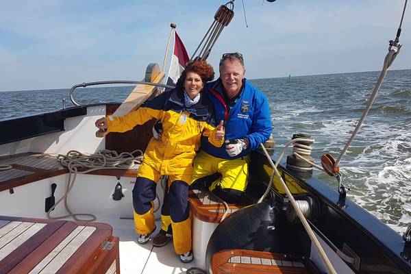 Zeilboot met schipper huren in Friesland